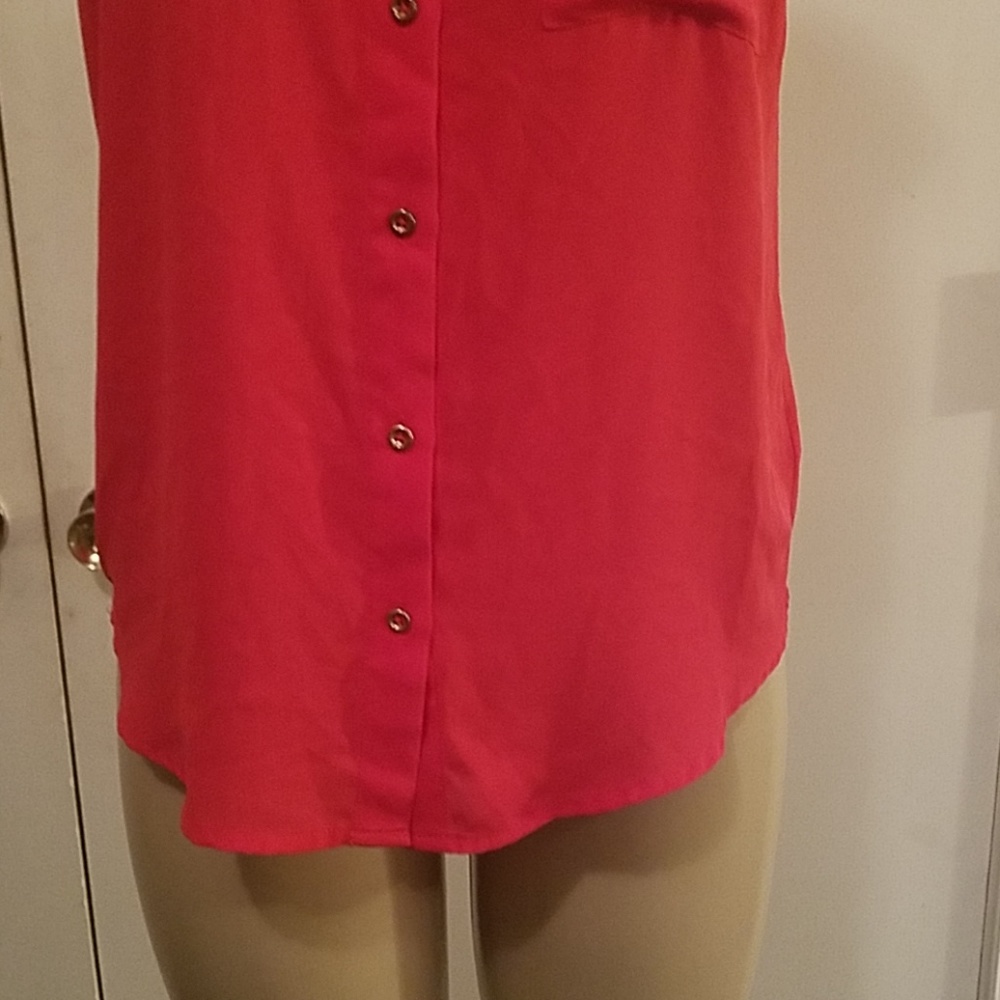RED SLEEVELESS TOP - Picture 6 of 8